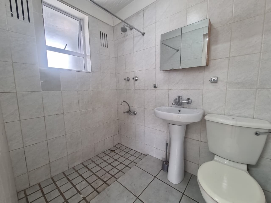 To Let 2 Bedroom Property for Rent in Lansdowne Western Cape